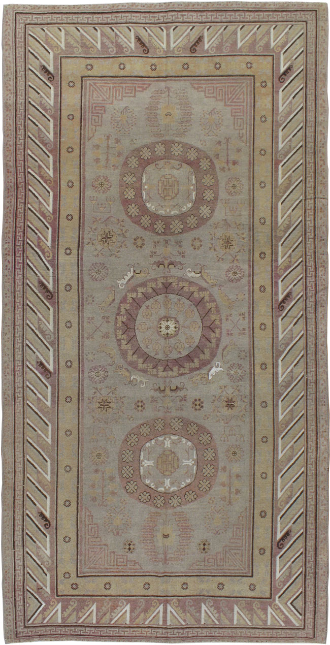Antique Khotan Carpet, No.15585 - Galerie Shabab
