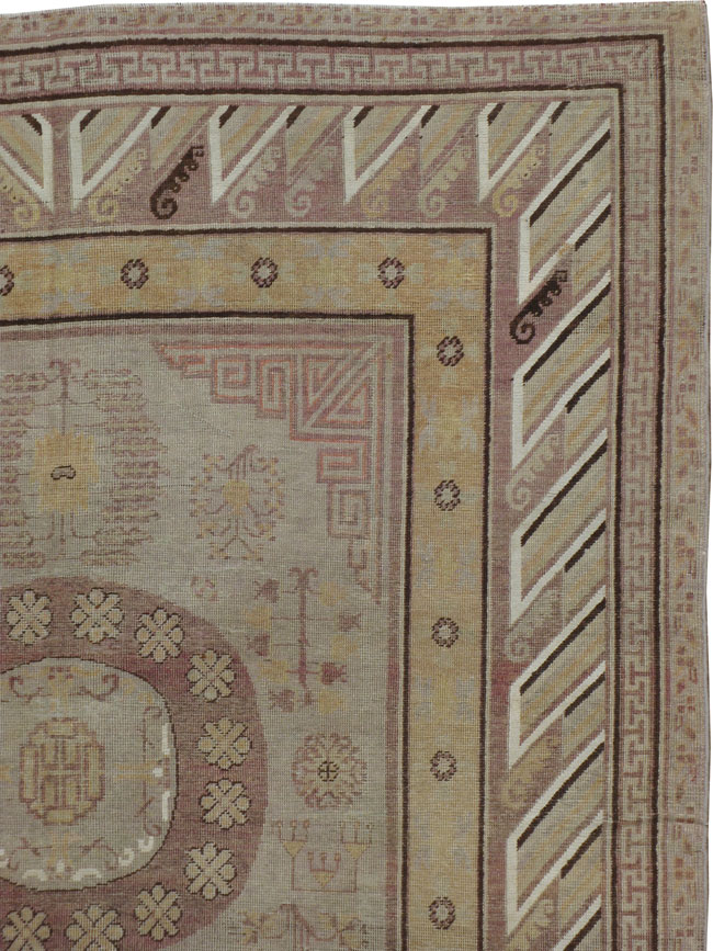 Antique Khotan Carpet, No.15585 - Galerie Shabab