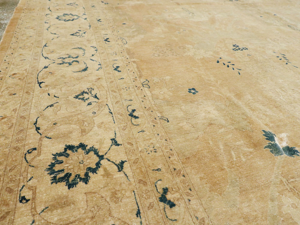 Antique Persian Tabriz Carpet, No.15593 - Galerie Shabab