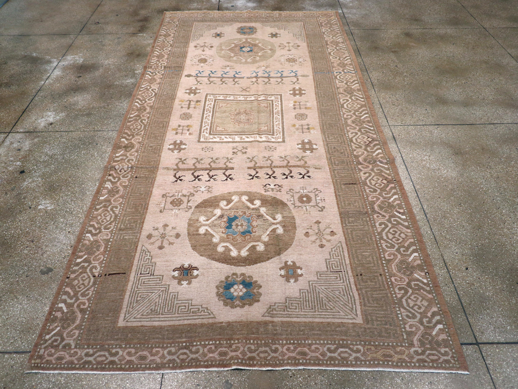 Antique East Turkestan Khotan Carpet, No.15612 - Galerie Shabab