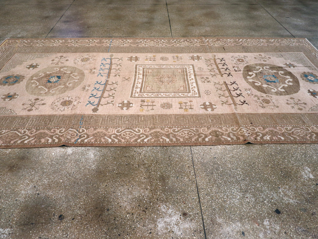 Antique East Turkestan Khotan Carpet, No.15612 - Galerie Shabab