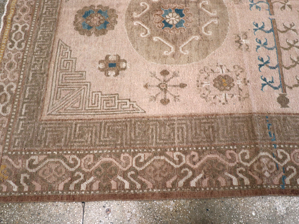 Antique East Turkestan Khotan Carpet, No.15612 - Galerie Shabab