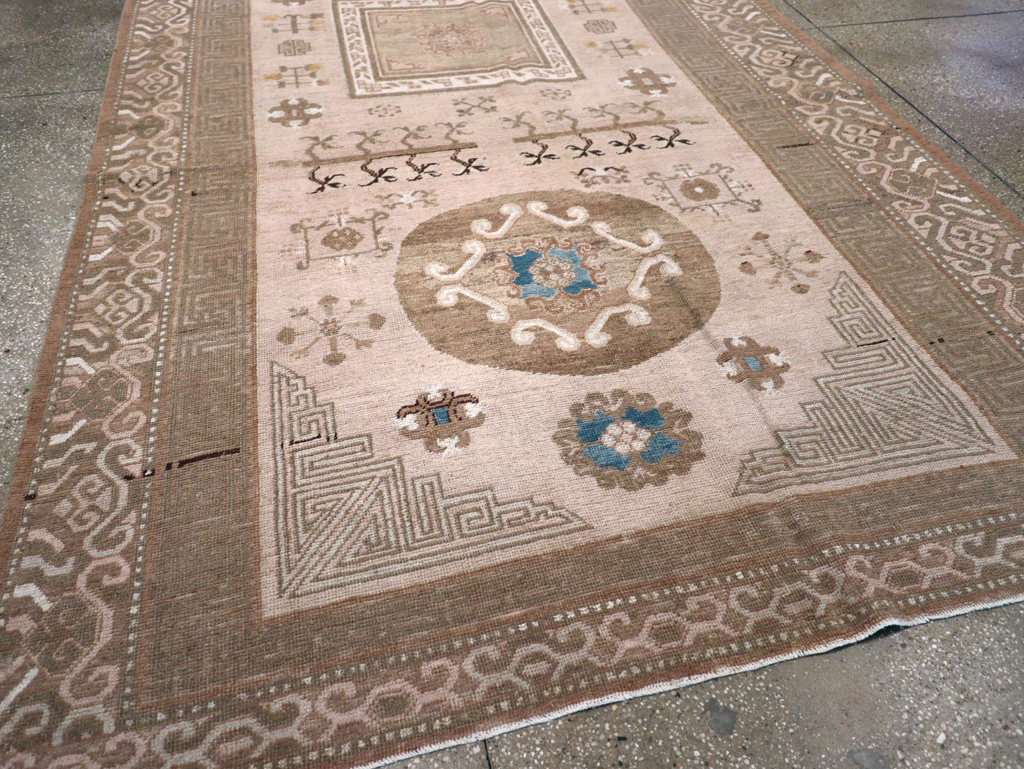 Antique East Turkestan Khotan Carpet, No.15612 - Galerie Shabab