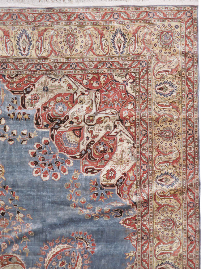 Antique Turkish Herekeh Silk Rug, No.15636 - Galerie Shabab