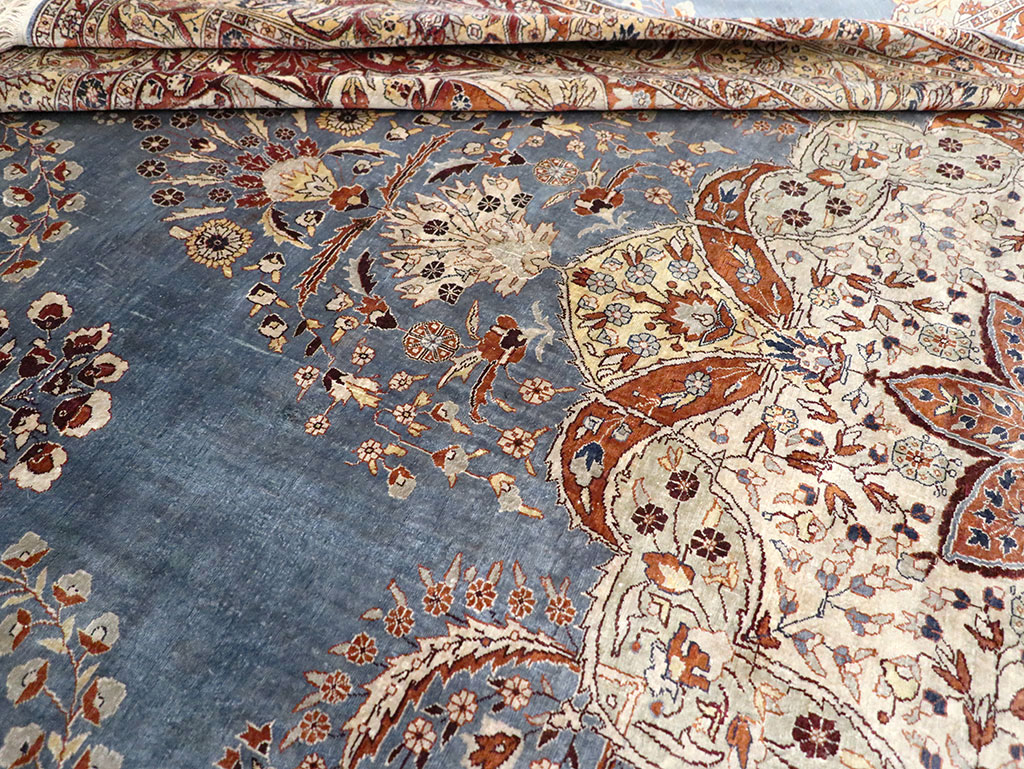 Antique Turkish Herekeh Silk Rug, No.15636 - Galerie Shabab