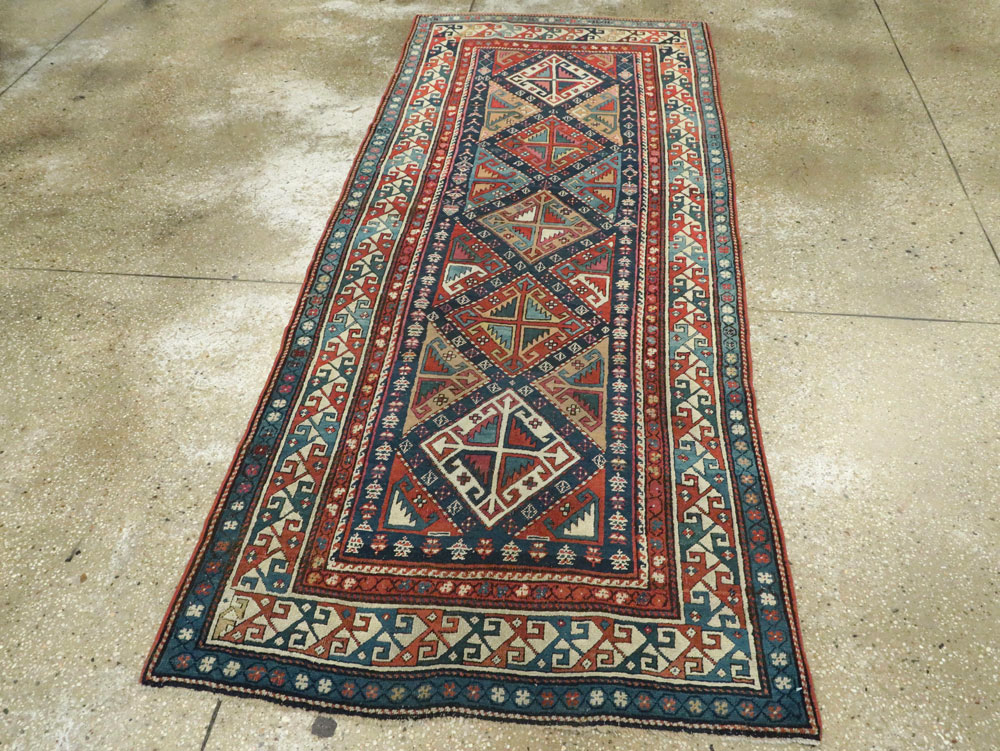 Antique Caucasian Shirvan Rug, No.15691 - Galerie Shabab