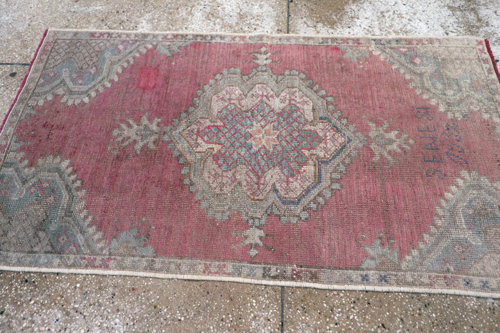 Antique Turkish Oushak Throw Rug, No.15695 - Galerie Shabab