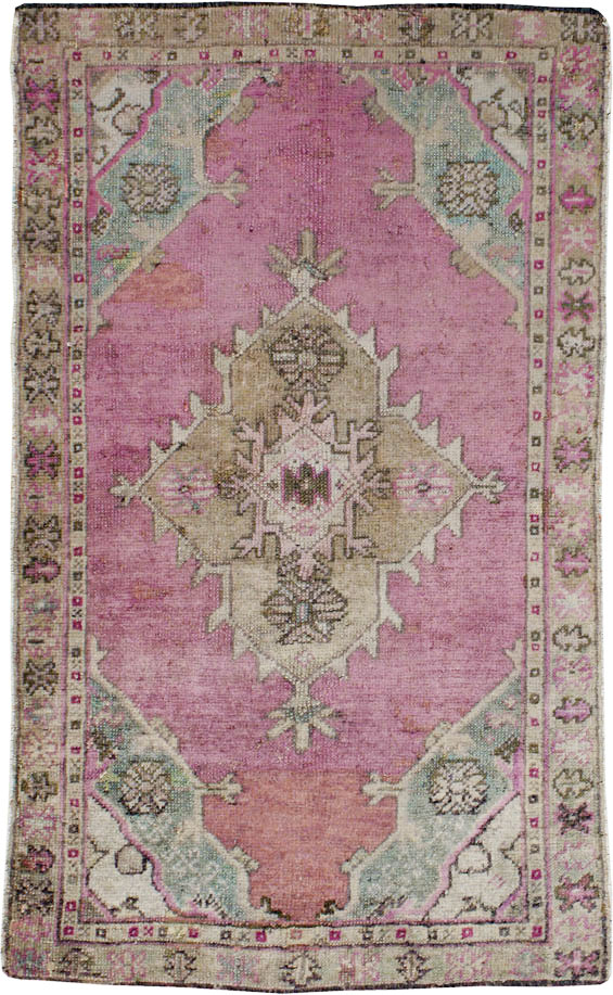 Antique Turkish Oushak Rug, No.15696 - Galerie Shabab