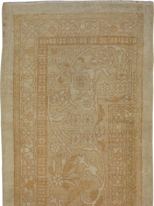 Vintage Indian Agra Runner, No.15725 - Galerie Shabab