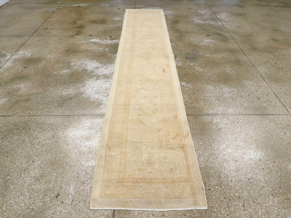 Vintage Indian Agra Runner, No.15725 - Galerie Shabab