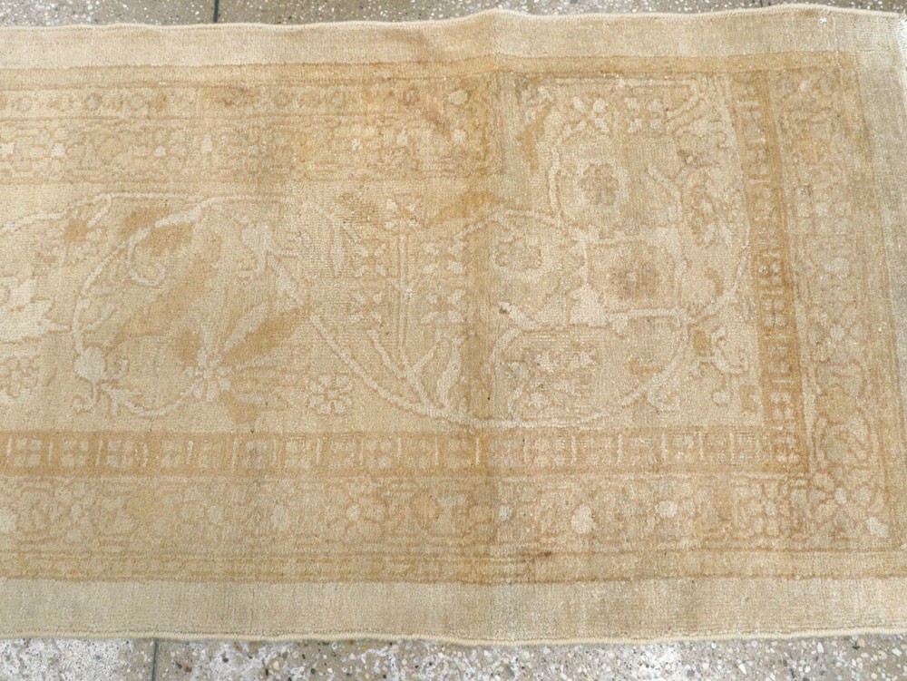Vintage Indian Agra Runner, No.15725 - Galerie Shabab