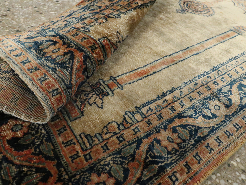 Antique Persian Tabriz Silk Rug, No.15738 - Galerie Shabab