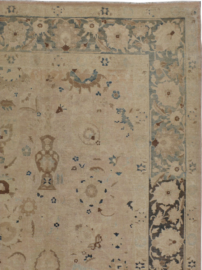 Antique Tabriz Carpet, No.15751 - Galerie Shabab