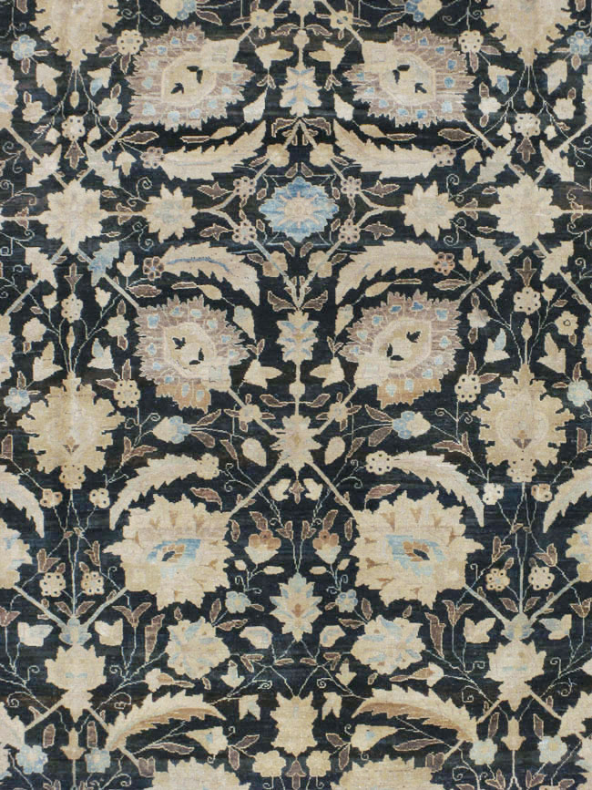 Antique Persian Tabriz Carpet, No.15777 - Galerie Shabab