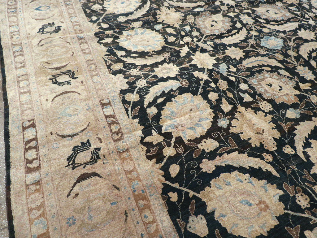 Antique Persian Tabriz Carpet, No.15777 - Galerie Shabab