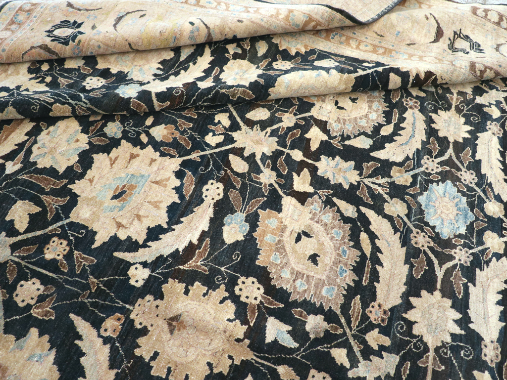 Antique Persian Tabriz Carpet, No.15777 - Galerie Shabab