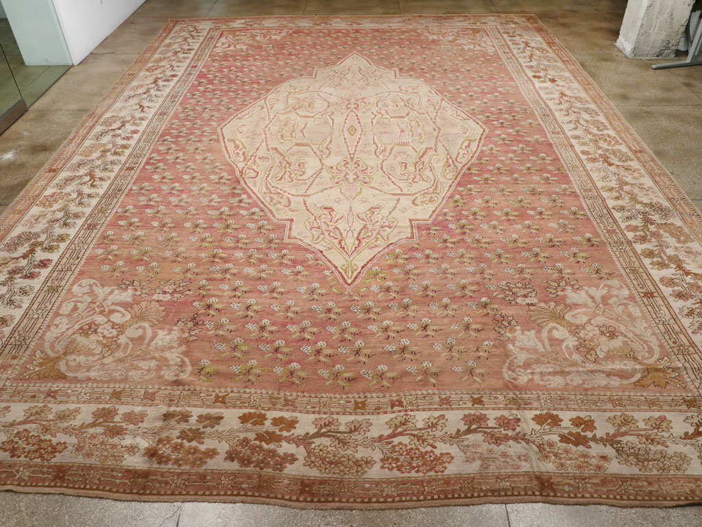 Antique Turkish Ghiordes Carpet, No.15787 - Galerie Shabab