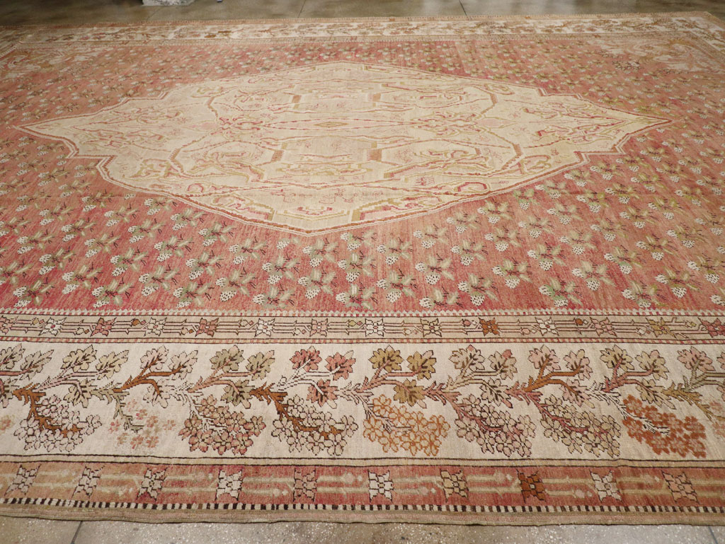Antique Turkish Ghiordes Carpet, No.15787 - Galerie Shabab
