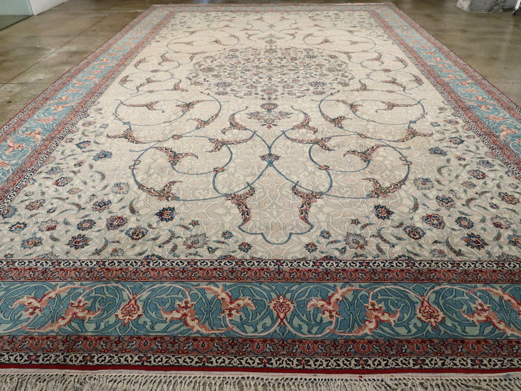 Vintage Persian Isfahan Oversize Carpet, No.15788 - Galerie Shabab
