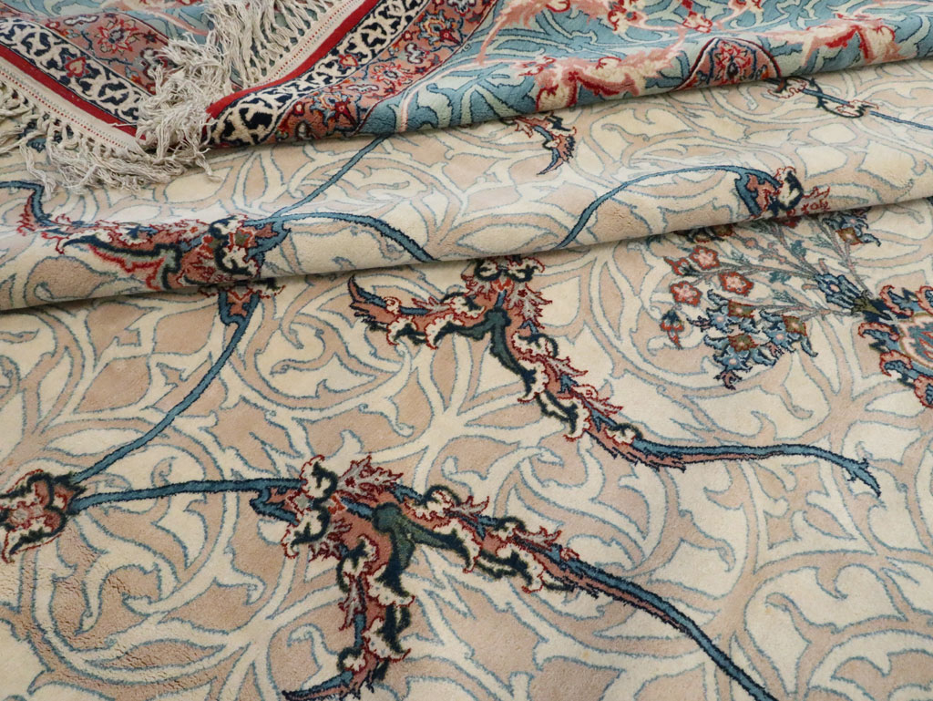 Vintage Persian Isfahan Oversize Carpet, No.15788 - Galerie Shabab