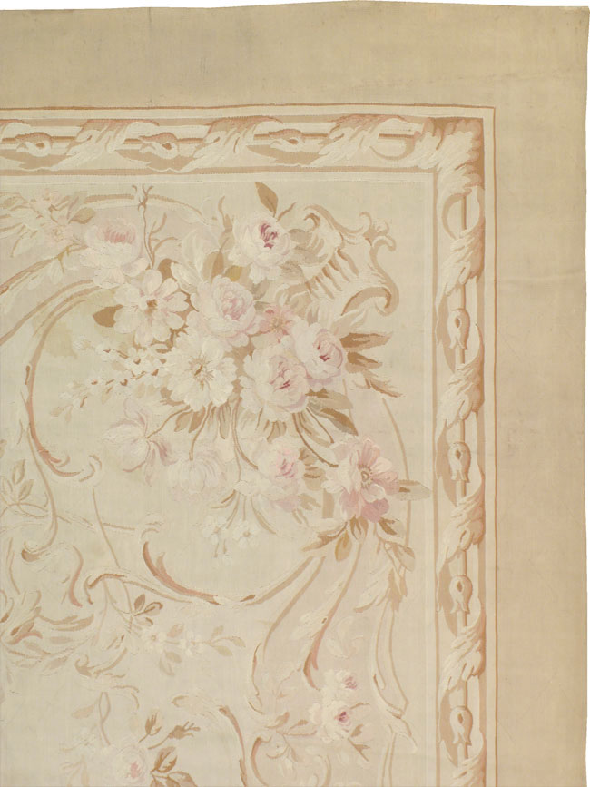 Antique French Aubusson Oversize Carpet, No.15799 - Galerie Shabab