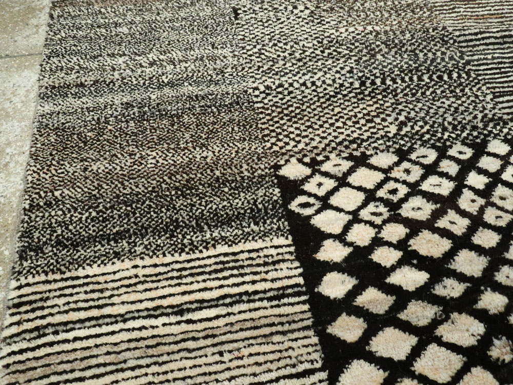 Modern Turkish Anatolian Carpet, No.15833 - Galerie Shabab