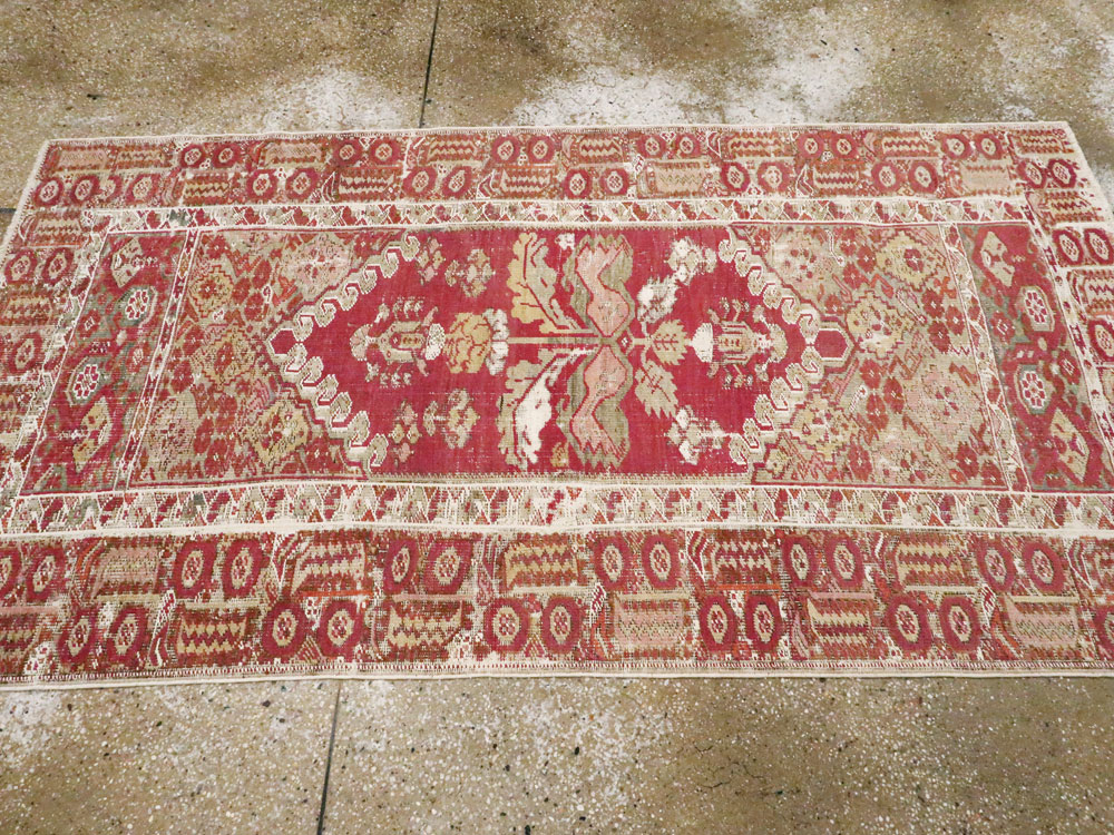 Antique Turkish Ghiordes Rug, No.15847 - Galerie Shabab