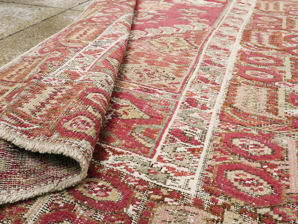 Antique Turkish Ghiordes Rug, No.15847 - Galerie Shabab