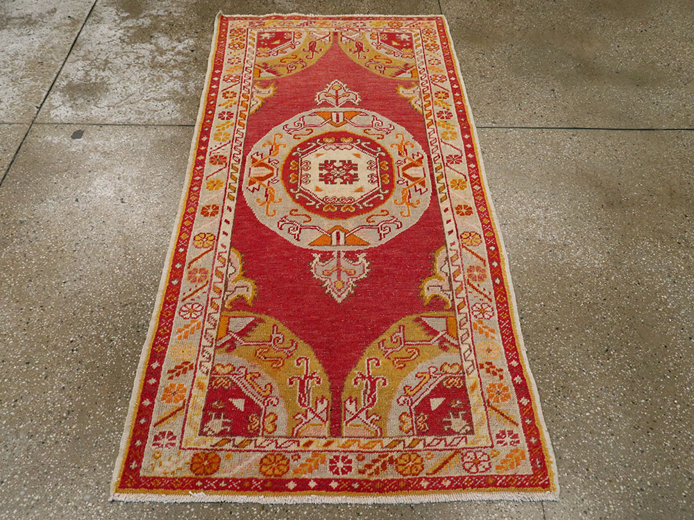 Antique Turkish Oushak Rug, No.15861 - Galerie Shabab