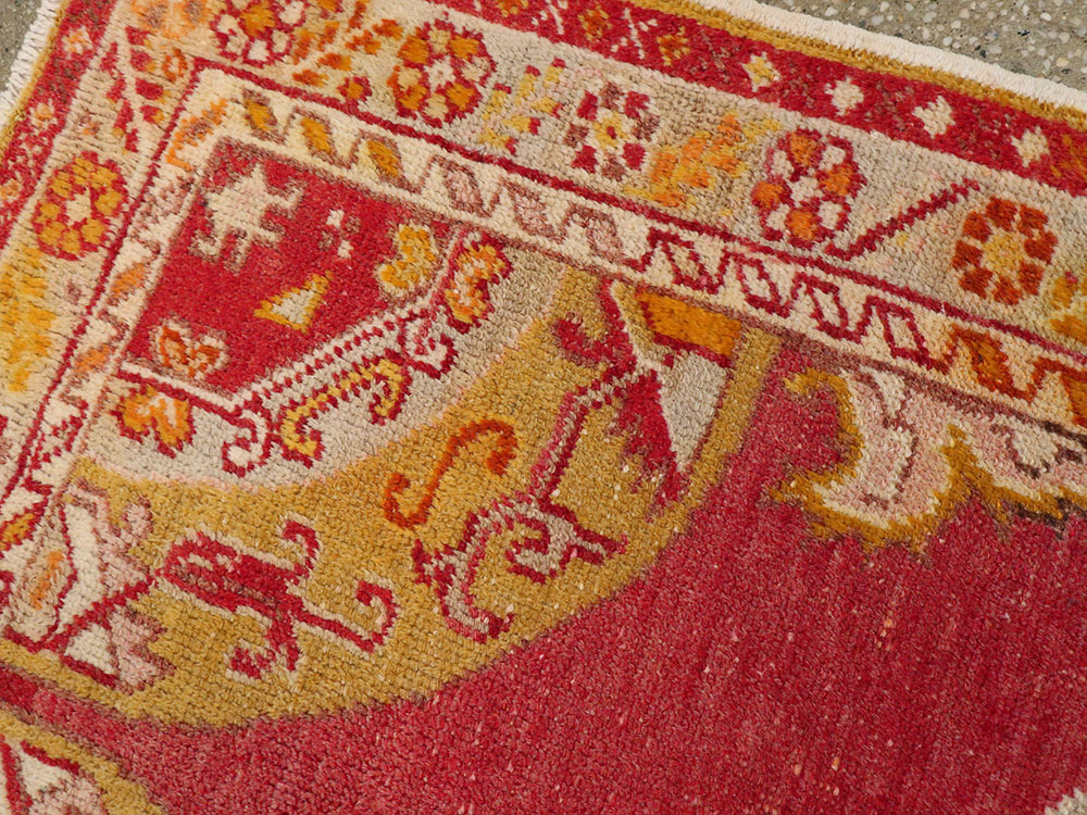 Antique Turkish Oushak Rug, No.15861 - Galerie Shabab
