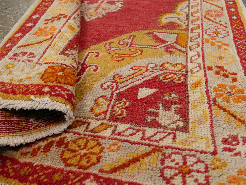 Antique Turkish Oushak Rug, No.15861 - Galerie Shabab