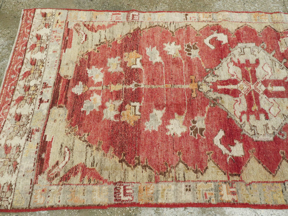 Vintage Turkish Oushak Rug, No.15866 - Galerie Shabab