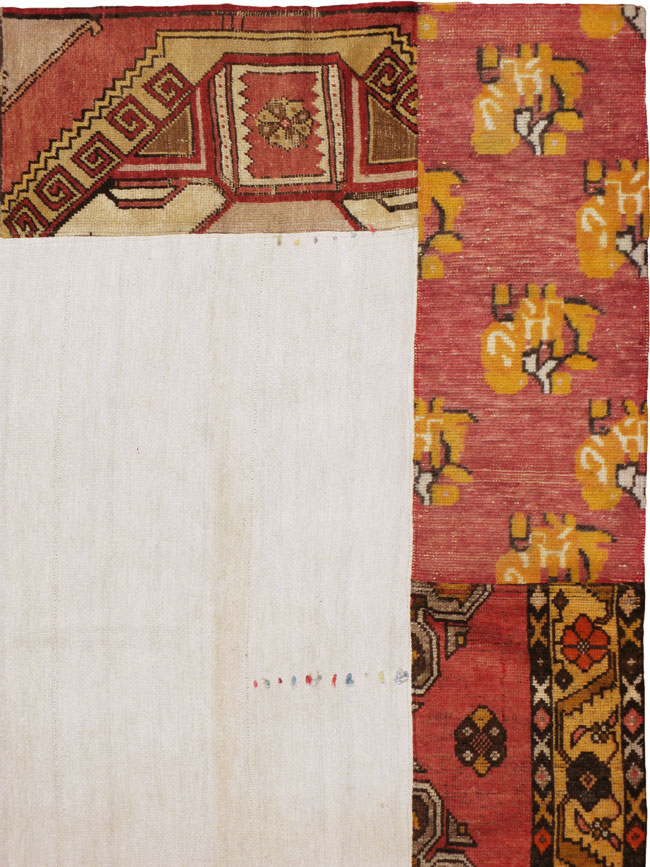 Modern Turkish Anatolian Patchwork Accent Carpet, No.15869 - Galerie Shabab