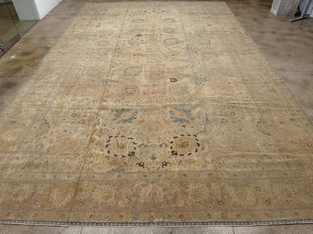 Antique Persian Tabriz Carpet, No.15895 - Galerie Shabab