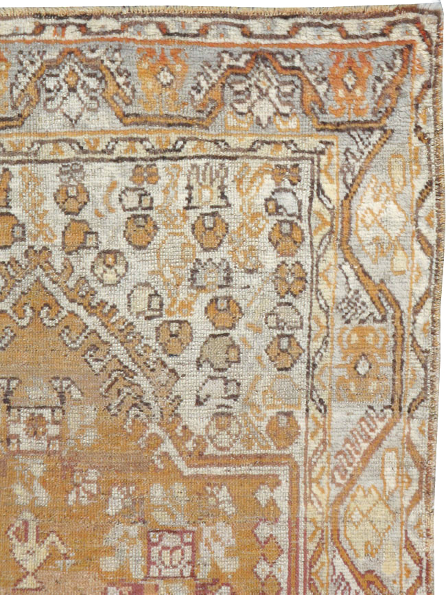Antique Turkish Ghiordes Rug, No.15940 - Galerie Shabab