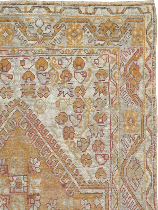 Antique Turkish Ghiordes Rug, No.15940 - Galerie Shabab