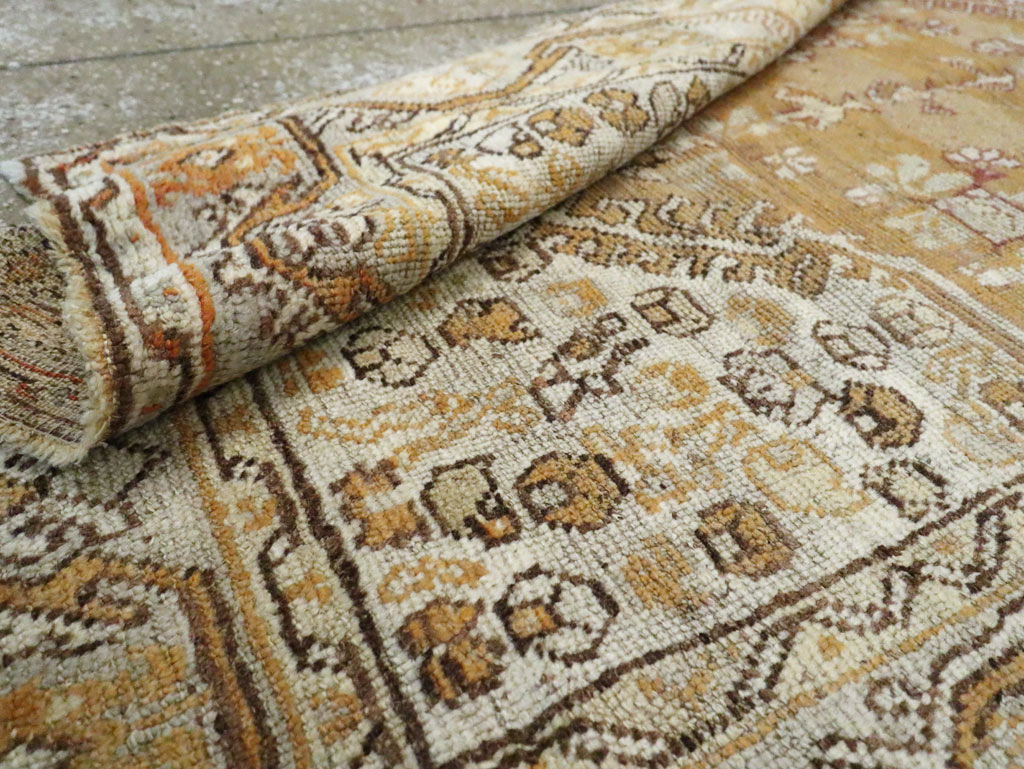 Antique Turkish Ghiordes Rug, No.15940 - Galerie Shabab