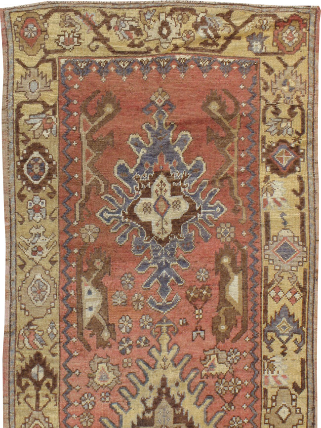 Antique Oushak Rug, No.15957 - Galerie Shabab