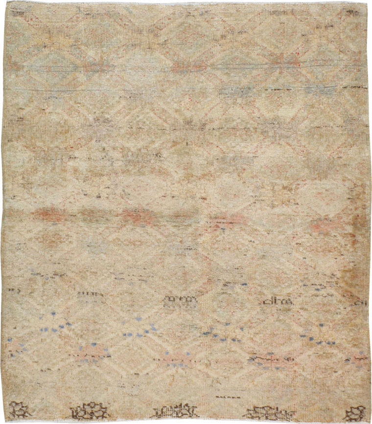 Vintage Turkish Anatolian Square Rug, No.15961 - Galerie Shabab