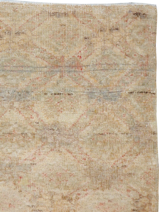 Vintage Turkish Anatolian Square Rug, No.15961 - Galerie Shabab