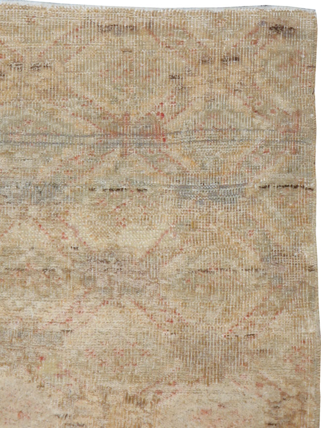 Vintage Turkish Anatolian Square Rug, No.15961 - Galerie Shabab