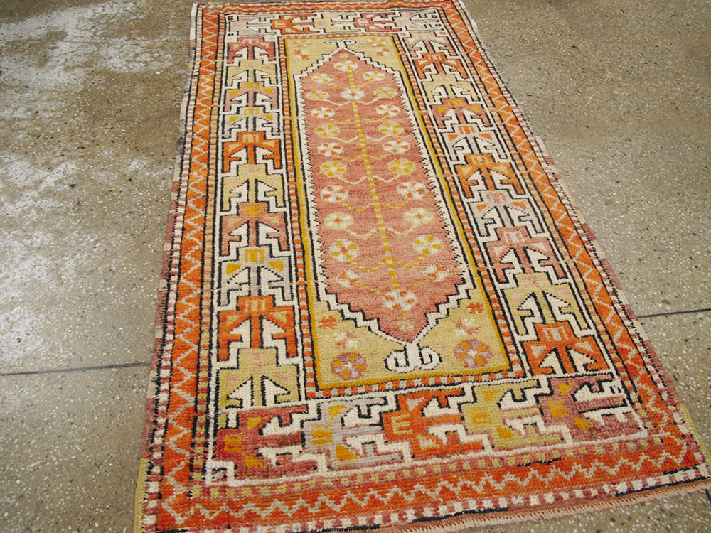 Antique Turkish Oushak Rug, No.15984 - Galerie Shabab