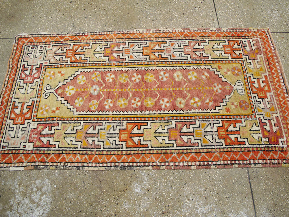 Antique Turkish Oushak Rug, No.15984 - Galerie Shabab
