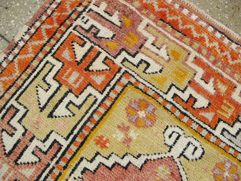 Antique Turkish Oushak Rug, No.15984 - Galerie Shabab