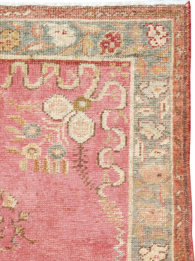 Antique Turkish Oushak Rug, No.15988 - Galerie Shabab