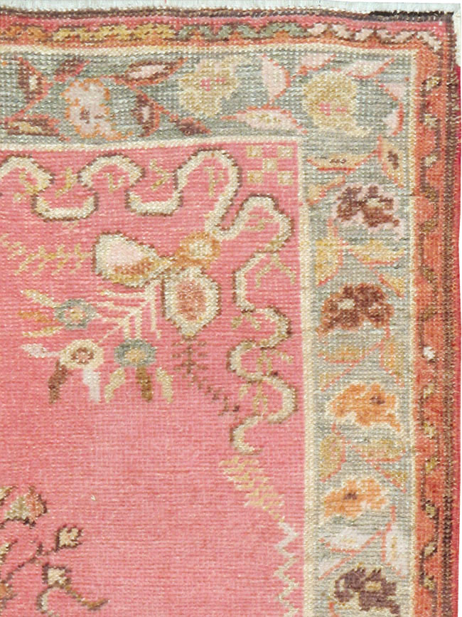 Antique Turkish Oushak Rug, No.15988 - Galerie Shabab