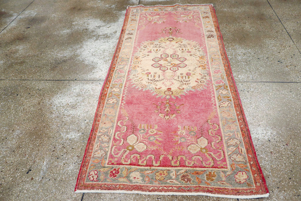 Antique Turkish Oushak Rug, No.15988 - Galerie Shabab
