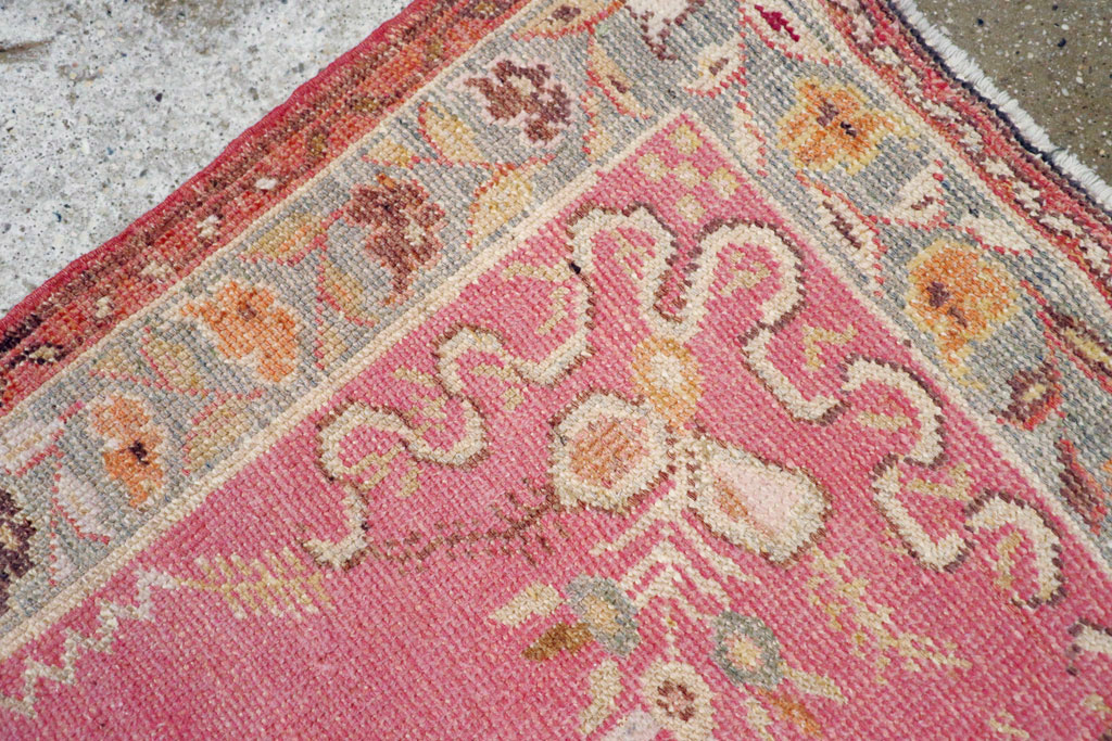 Antique Turkish Oushak Rug, No.15988 - Galerie Shabab