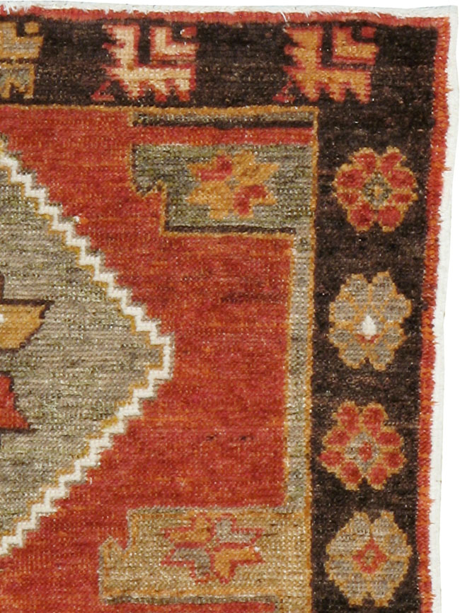 Vintage Turkish Anatolian Rug, No.15992 - Galerie Shabab
