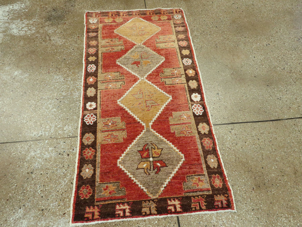 Vintage Turkish Anatolian Rug, No.15992 - Galerie Shabab
